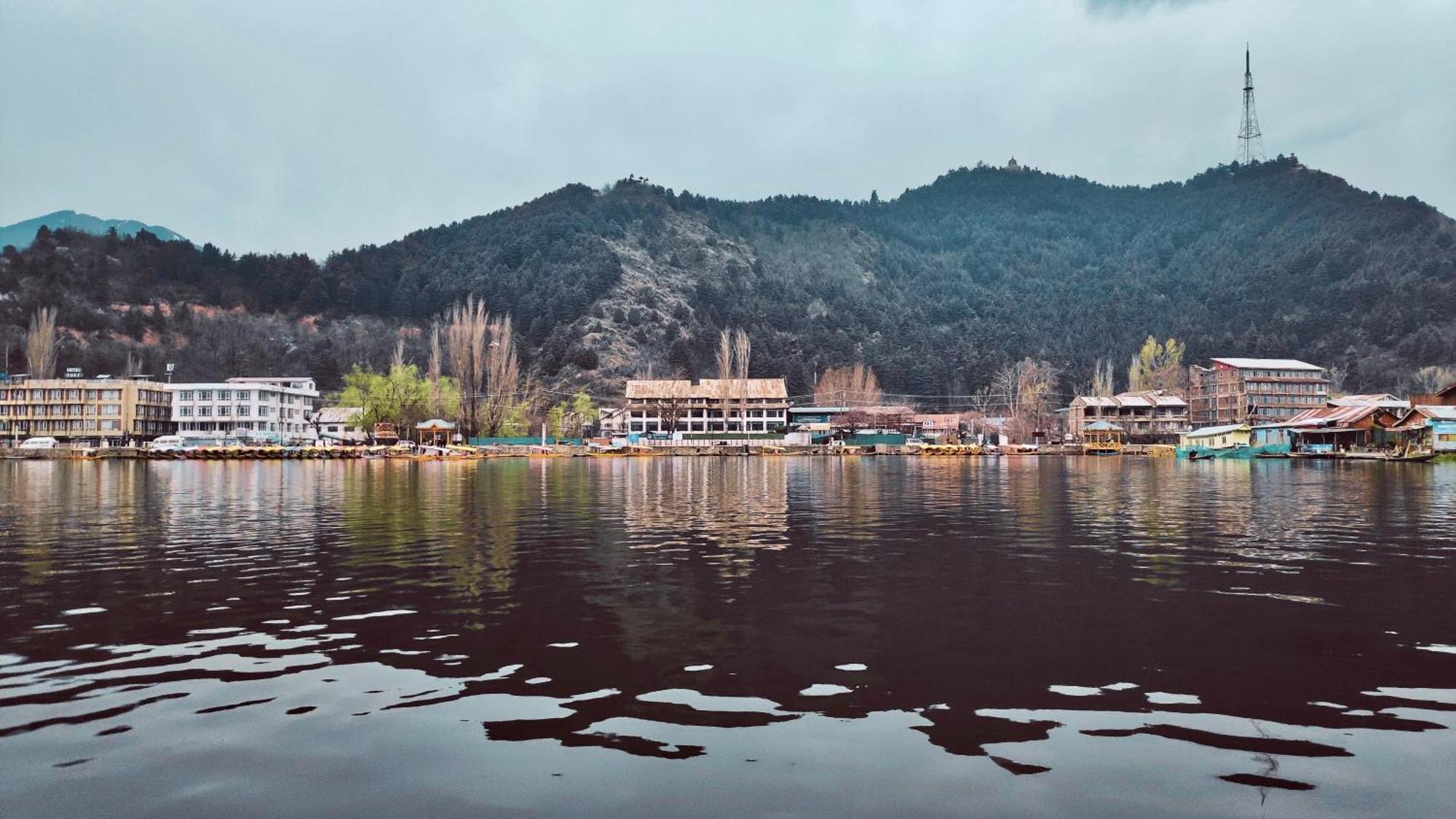 Heritage Amina Group Of Houseboats Otel Srīnagar Dış mekan fotoğraf