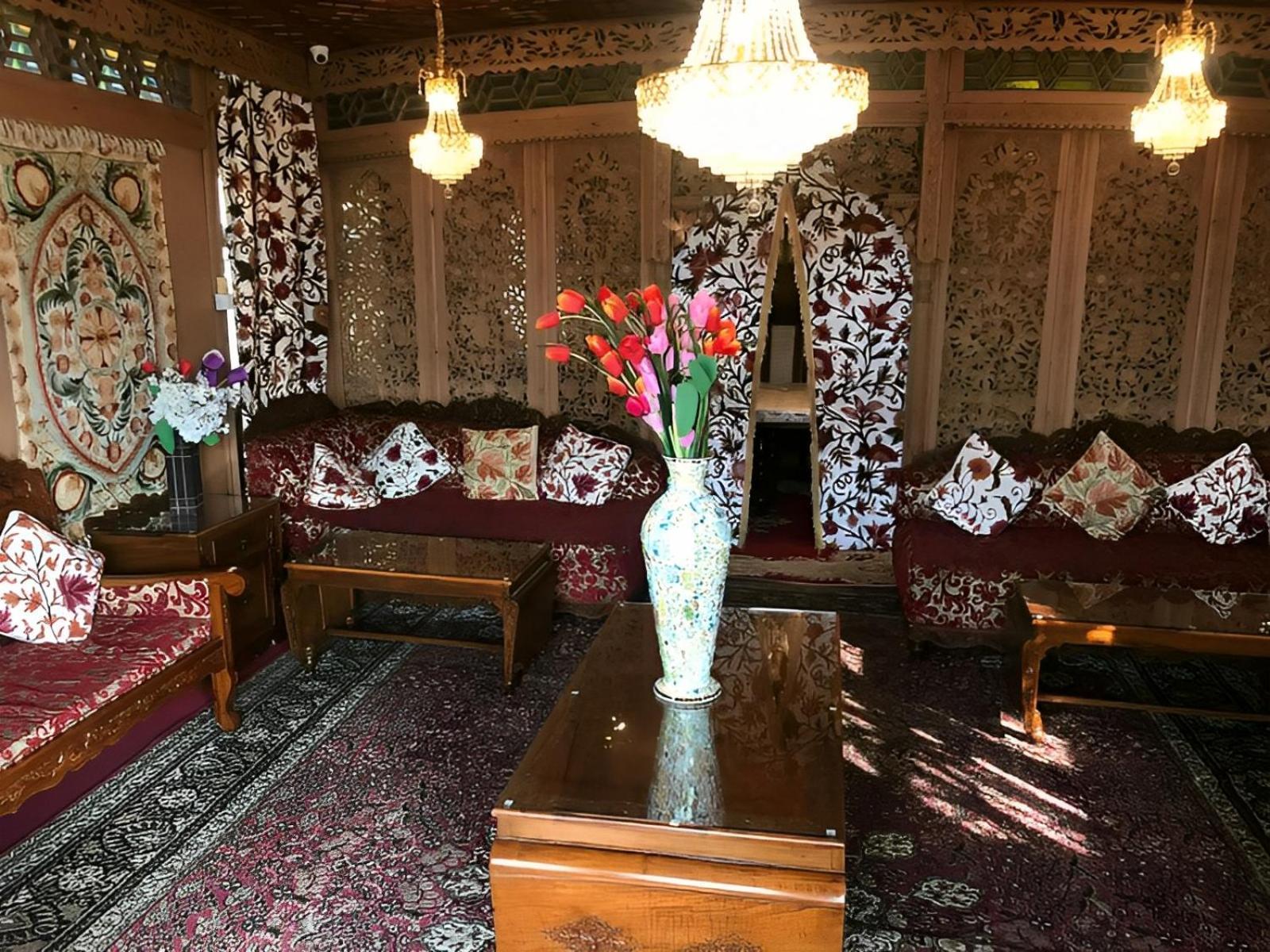 Heritage Amina Group Of Houseboats Otel Srīnagar Dış mekan fotoğraf