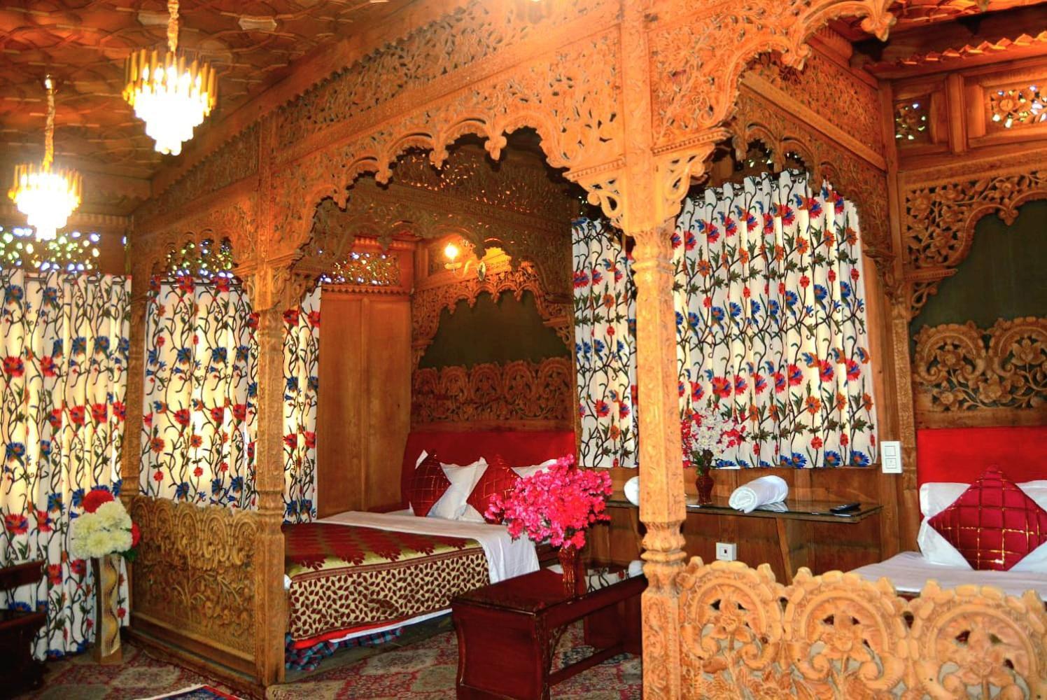 Heritage Amina Group Of Houseboats Otel Srīnagar Dış mekan fotoğraf